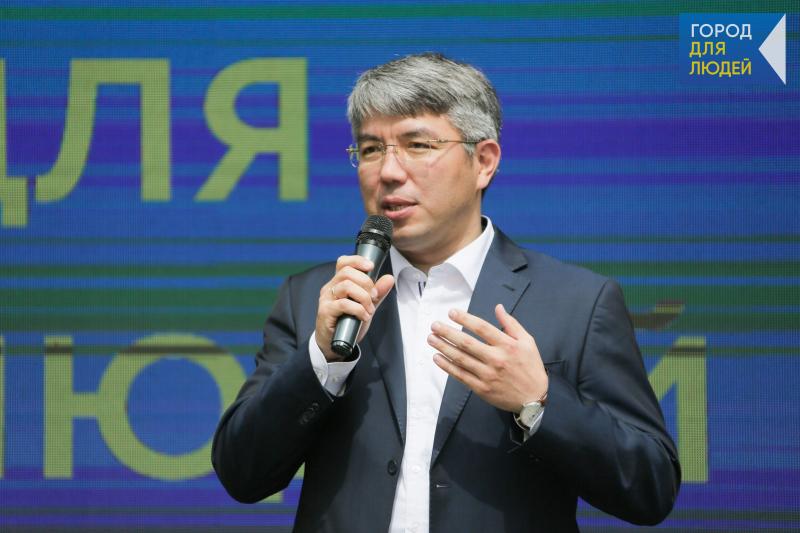 «Очень важна командная работа»: Глава Бурятии принял участие в форуме «Город для людей»