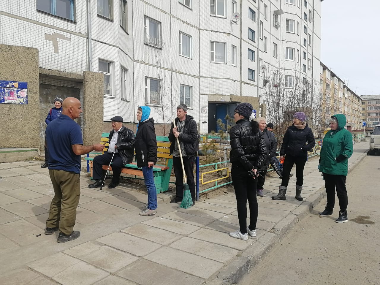 Дружный субботник в ТОС “Содружество”