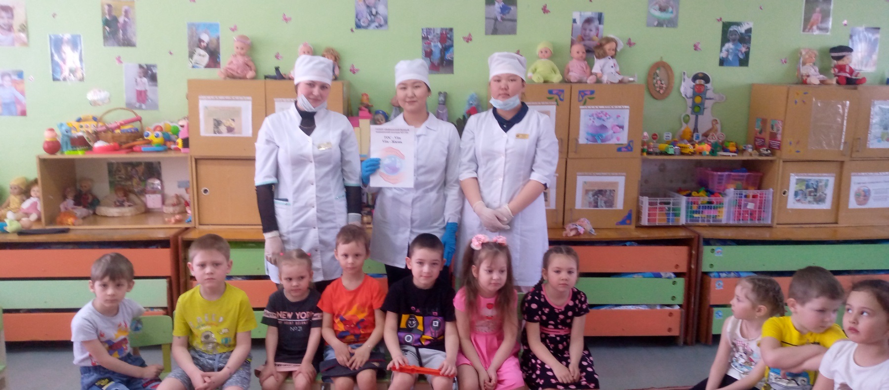 Помощь волонтеров в профилактике педикулеза.