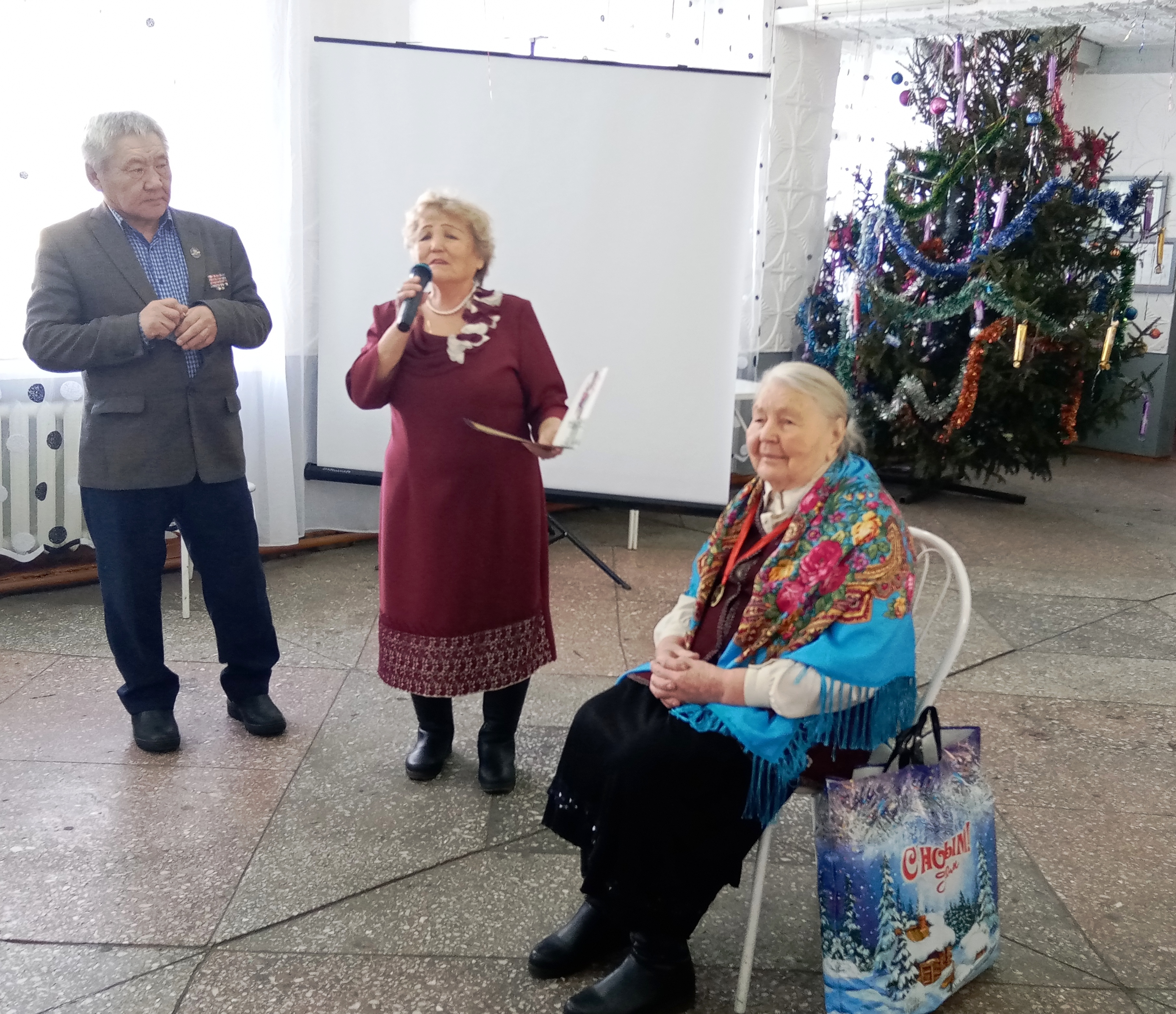 Поздравляем с юбилеем Яковлеву Александру Кузьминичну.