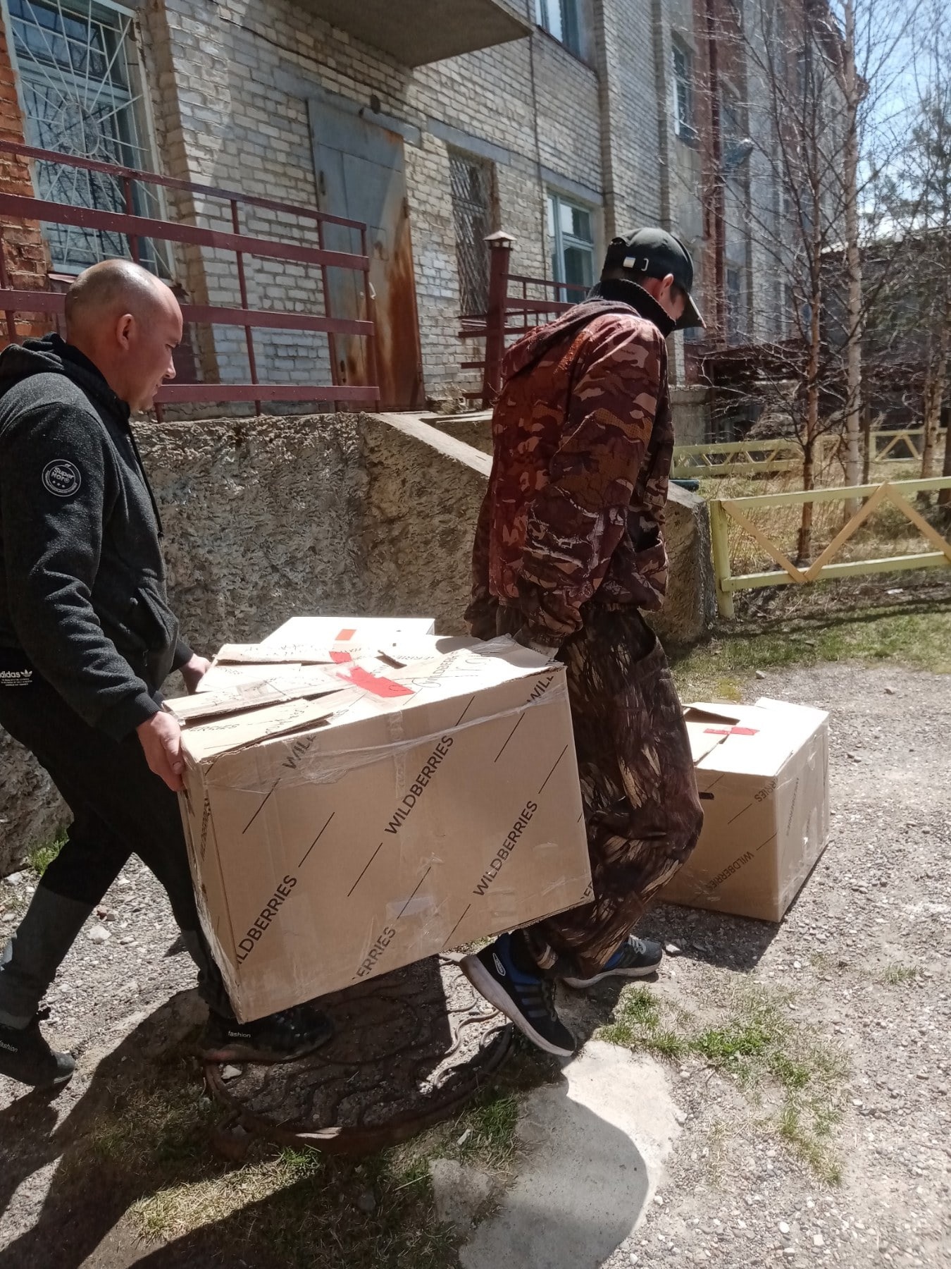 ТОС РСП-32 МО ГП Бабушкинское наши ребята помогают с переездом нашей амбулатории в связи с ремонтом