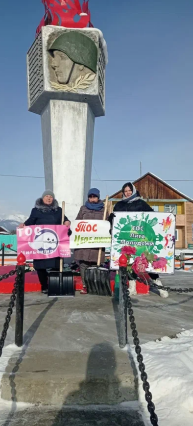 Субботник на памятнике воинам землякам