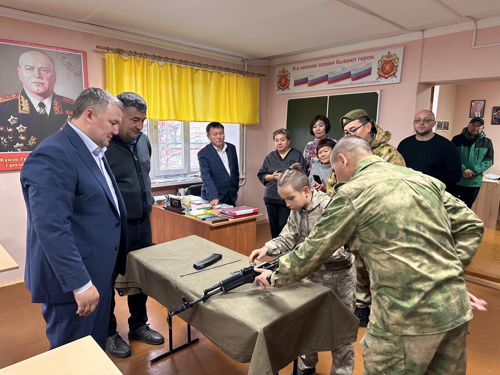 Депутат Государственной Думы Вячеслав Дамдинцурунов посетил клуб “Комбат”