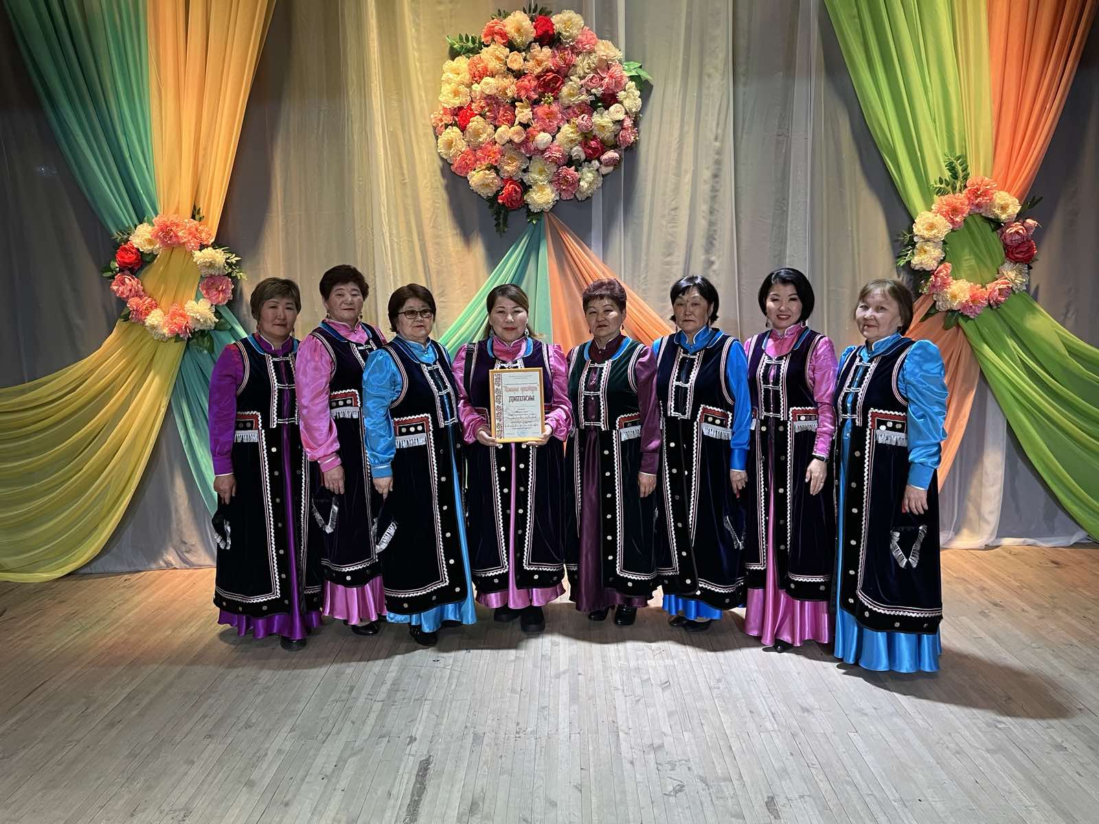 ТОС «Бахай Абзай» и ансамбль «Худара»