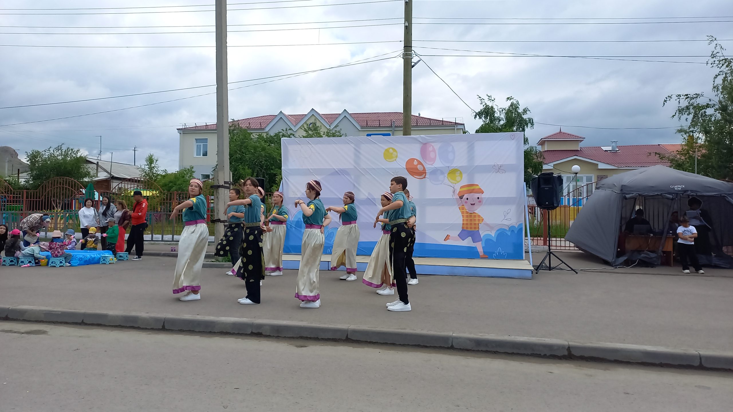 12 июня – Участие хореографической группы «Радуга» в Сурхарбане – 2024 на детской игровой площадке «Звуки лета»