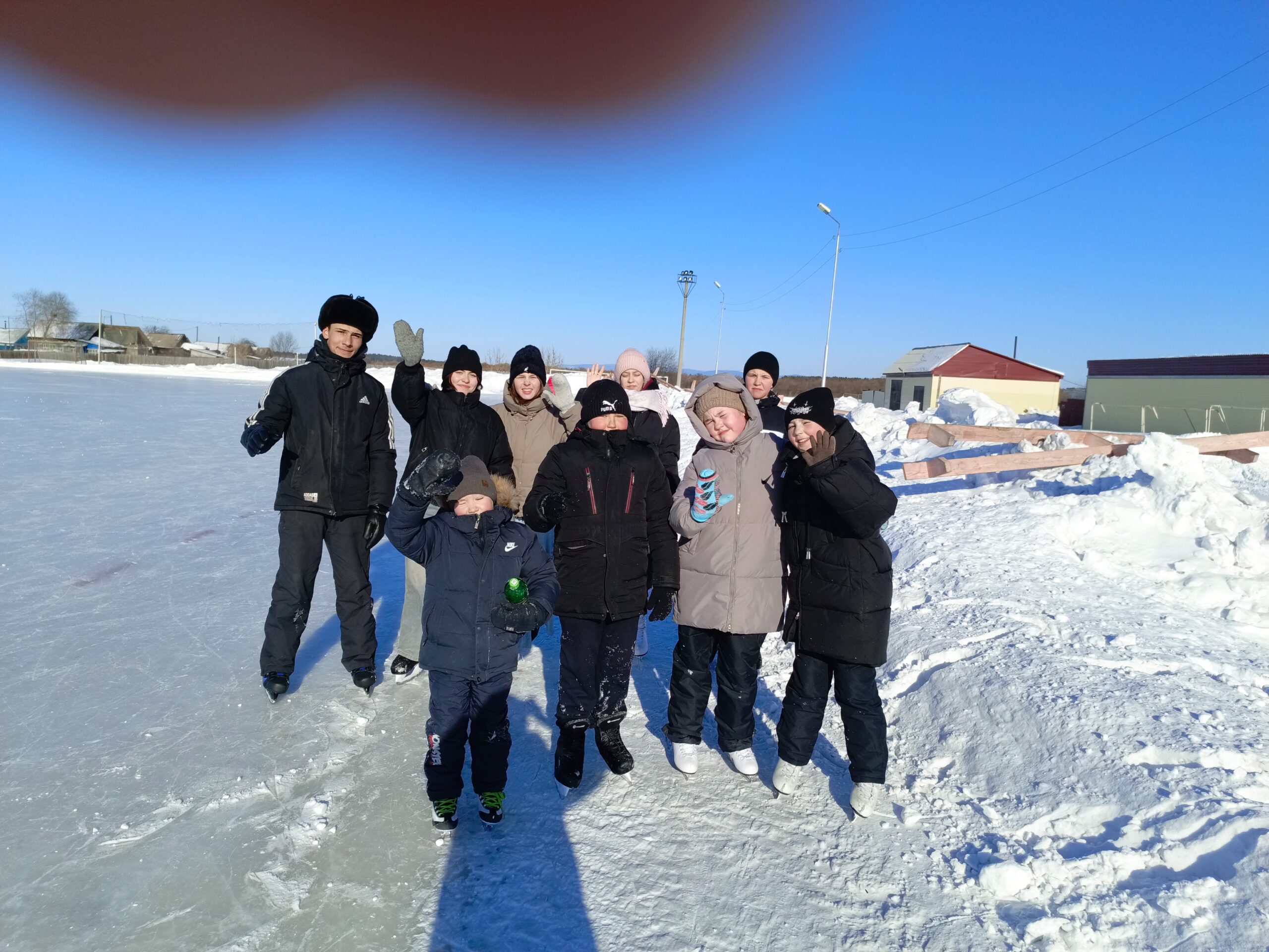 Путешествие на каток, ТОС “У Озера”