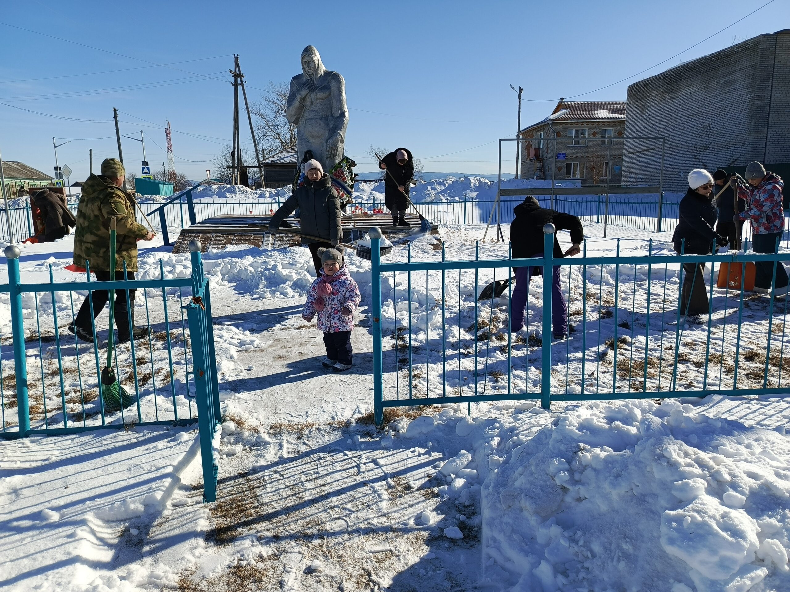Уборка памятника