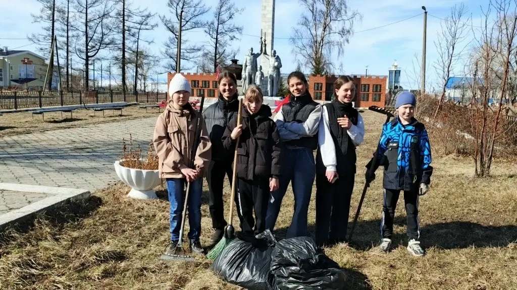 Уборка памятников к 9 мая. ТОС “Новое поколение”