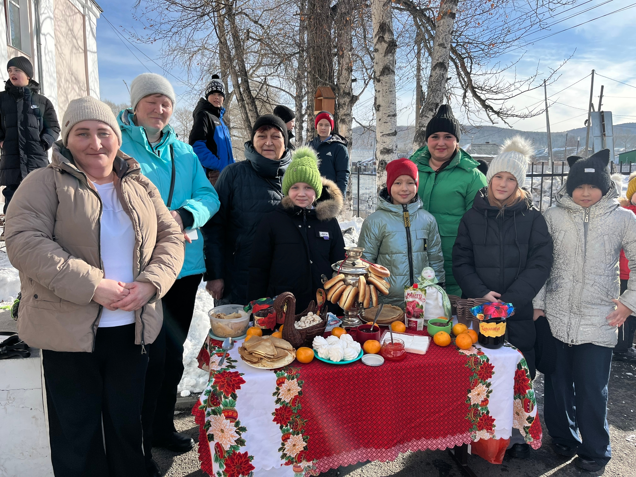 ТОС “Новое поколение”весело отмечает Масленицу