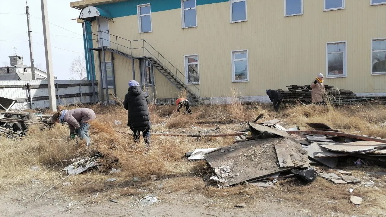 Чистота начинается с нас: ТОС „Переплёт“ помог привести в порядок территорию у храма Петра и Павла!