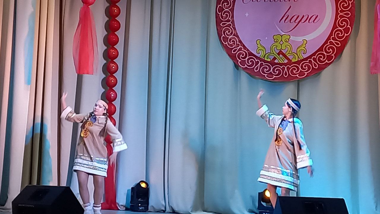 ТОС “Дружба” 27 февраля – Участие в Районном праздничном концерте «Сагаалганай уулзалга» старшей хореографической группы «Радуга» с танцем «Северный»